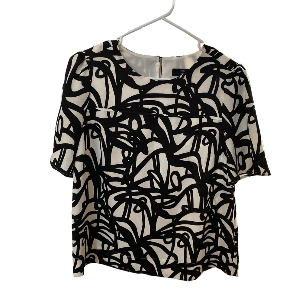 Women’s J Crew 365 blouse. Black and white. Size 4. Like new.